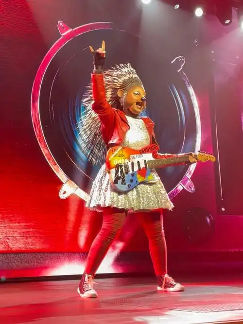 今日好声音唱得最棒的会劈叉的艾希ash