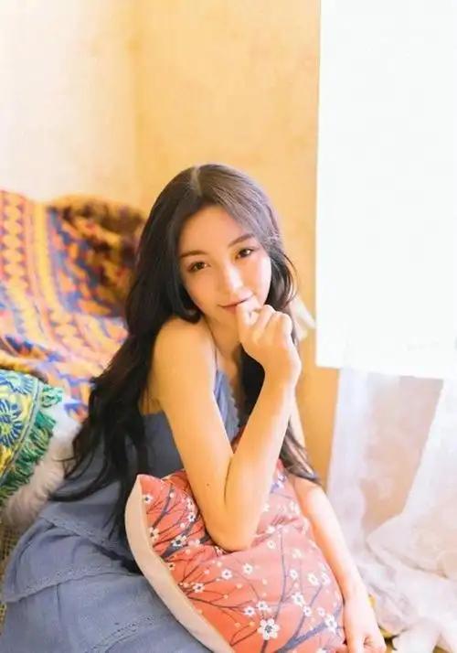 慵懒睡美人甜美淡然清新居家唯美写真