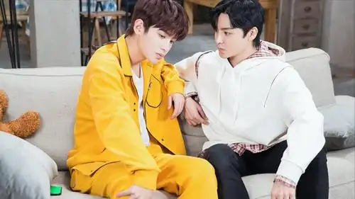 分不清黄明昊和侯明昊同框多图