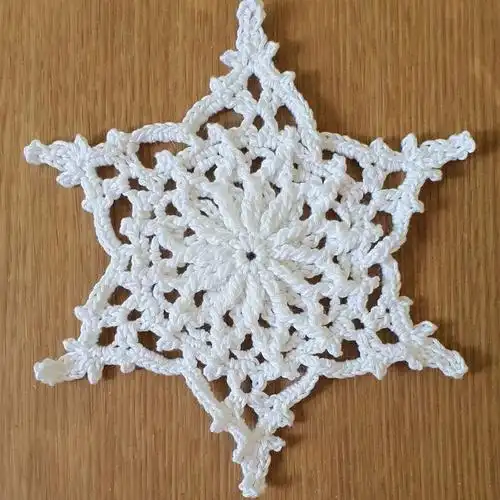 蕾丝精灵谷雪花片公开钩针图解