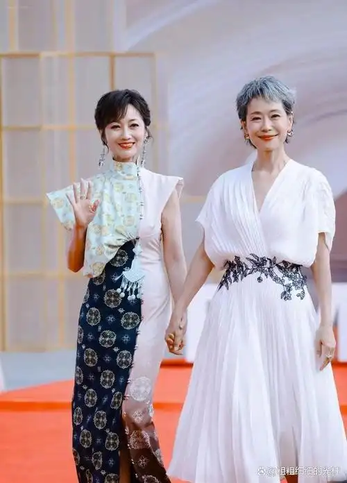 岁月未曾减色!叶童61岁与赵雅芝彩排花絮曝光,同框画面令人陶醉