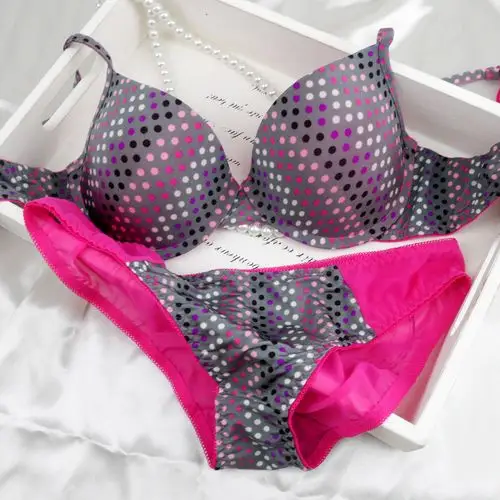 柔尔厂家直销加拿大lasenza品牌外贸内衣批发彩色圆点文胸套装