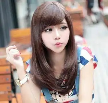 长发,任何脸型都会变成小脸型,层次剪碎的发尾内扣烫卷,整款梨花头的