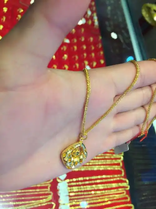 送给老妈(50岁),哪一款金项链好?