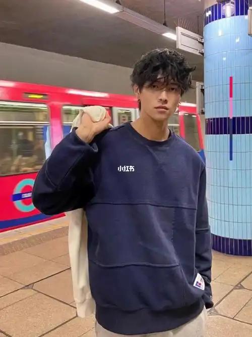 男生随意感卷发氛围感少年感羊毛卷