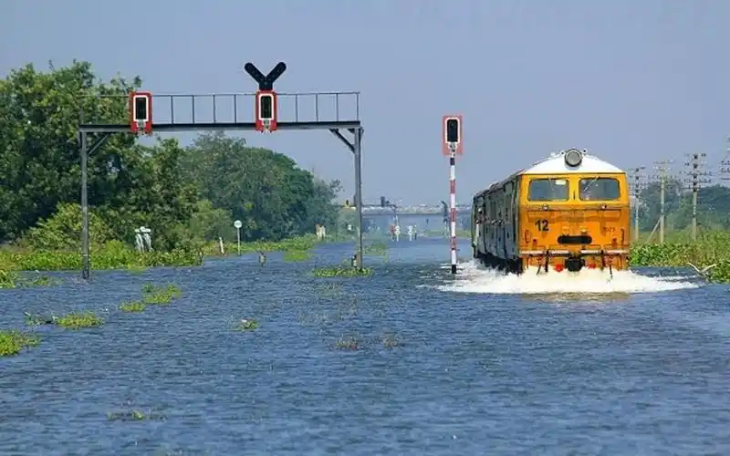 《千与千寻》里的水上列车,意外在泰国搭到了~~_哔哩哔哩 (゜-゜)つロ