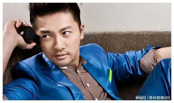 苏有朋晒家中现状,熊倒了一片狼藉!好在四肢健全,网友在线安慰