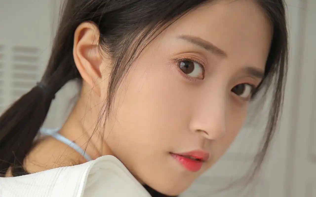 首页 桌面壁纸 美女壁纸 灵气美少女唯美性感图片桌面壁纸上一张 下一