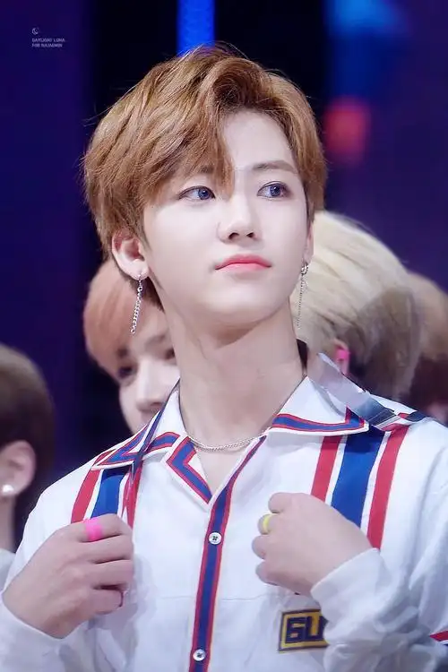 还有人不知道划里出圈的怪盗基德 罗渽民第二个字咋.