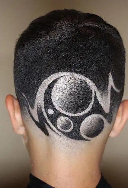 硬汉男剃短发雕刻图案发型 掌握七招技能耍酷玩转潮流