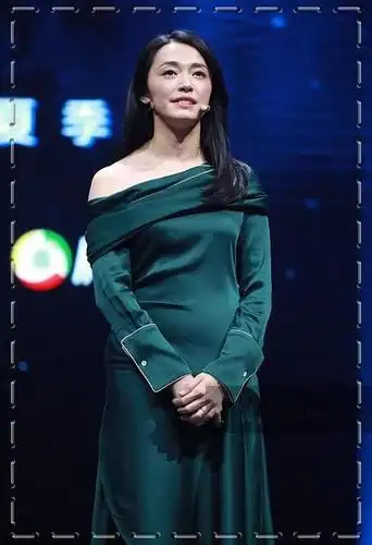 姚晨真狠!98斤体重穿78斤衣服,勒出的小肚腩看得我尴尬症都犯了