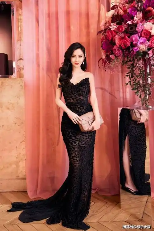 unique" 巴黎高定系列现场,此次viv choc 高定系列包袋遵循稀有