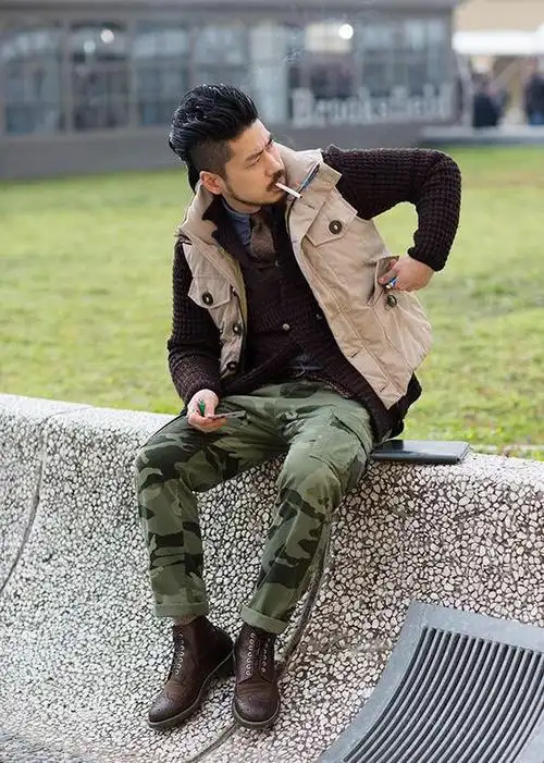 男生工装裤配什么衣服 荷尔蒙爆棚的味道