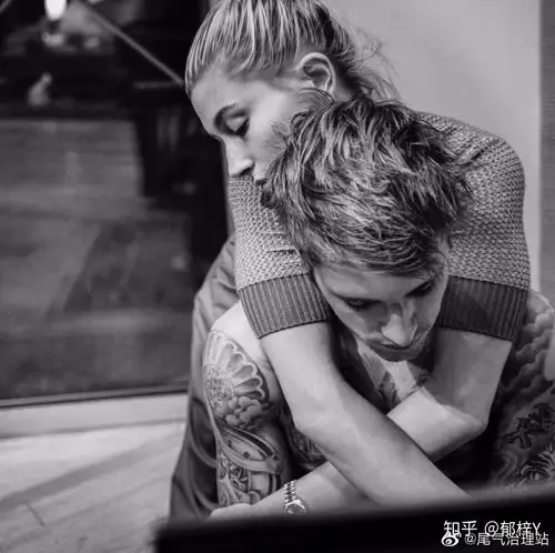 有没有啥比伯和他媳妇的情侣头像?