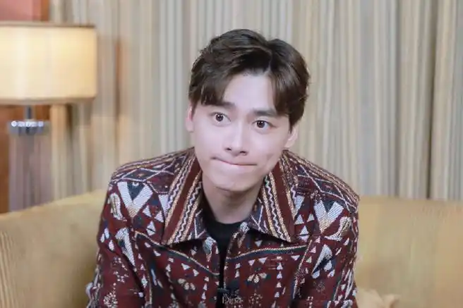 扒拉几张原视频的高清截修@李易峰  愿予小草赋春风超话