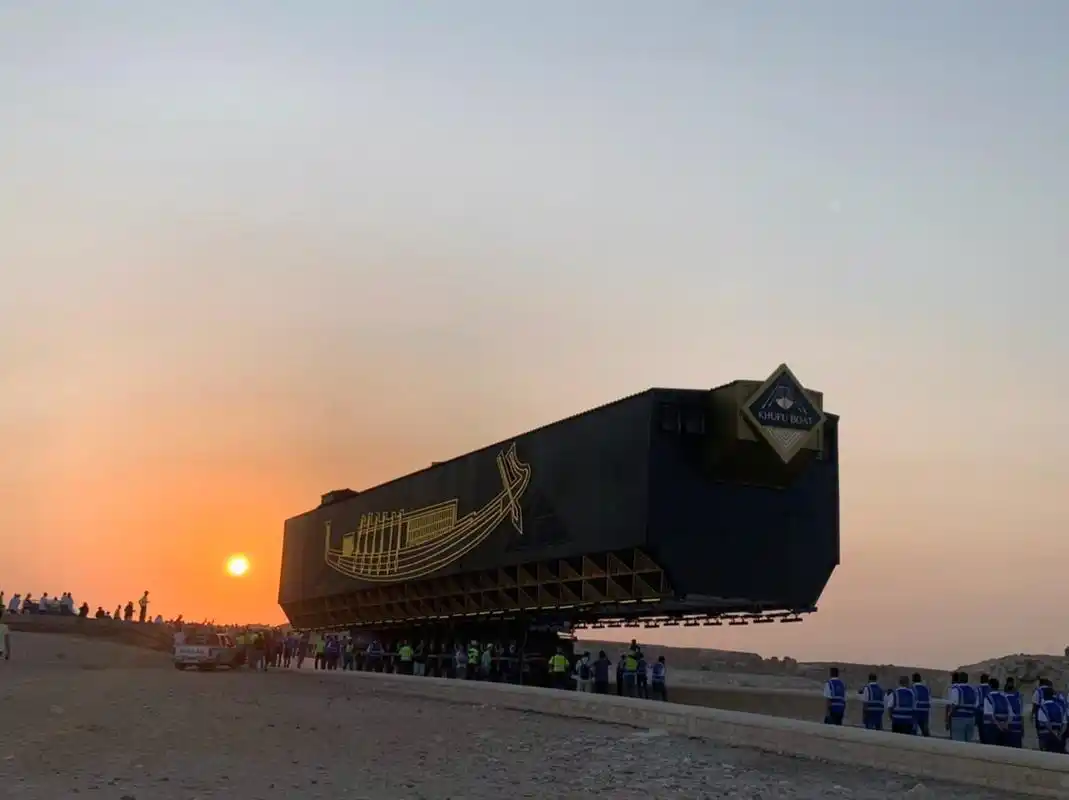 埃及胡夫太阳船搬家历史超过4500年保存完好