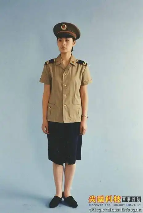 一套九十年代中期拍摄的八七式军服标准照 - 苍海君子 - 苍海君子