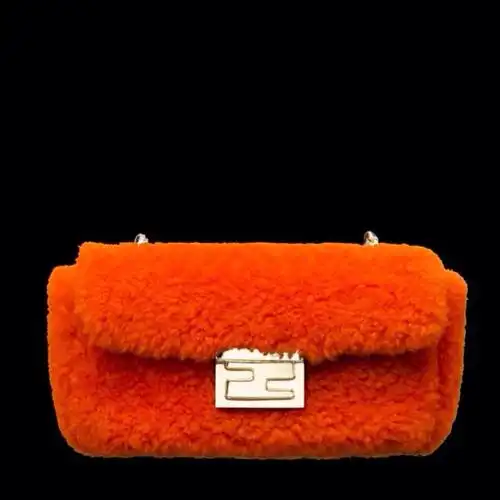 fendi 迷你橙色长方形软羊皮包
