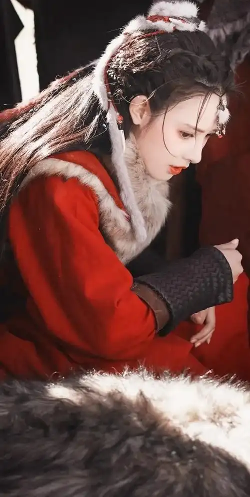 东宫小枫红衣最喜欢哪套