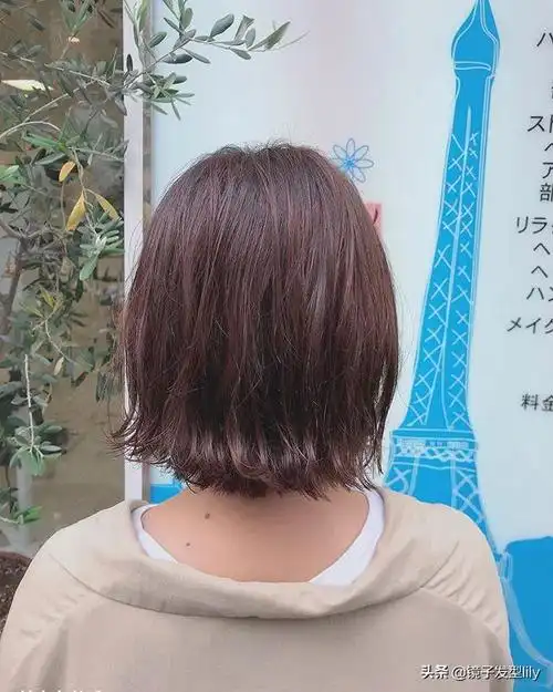 好看不用打理的短发女,不用打理的超短发发型女(最接地气的短发)