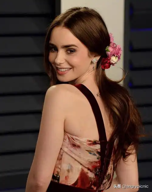 今日热点 > 内容加拿大模特,网友甚至称她为"史上最美精灵". 8.