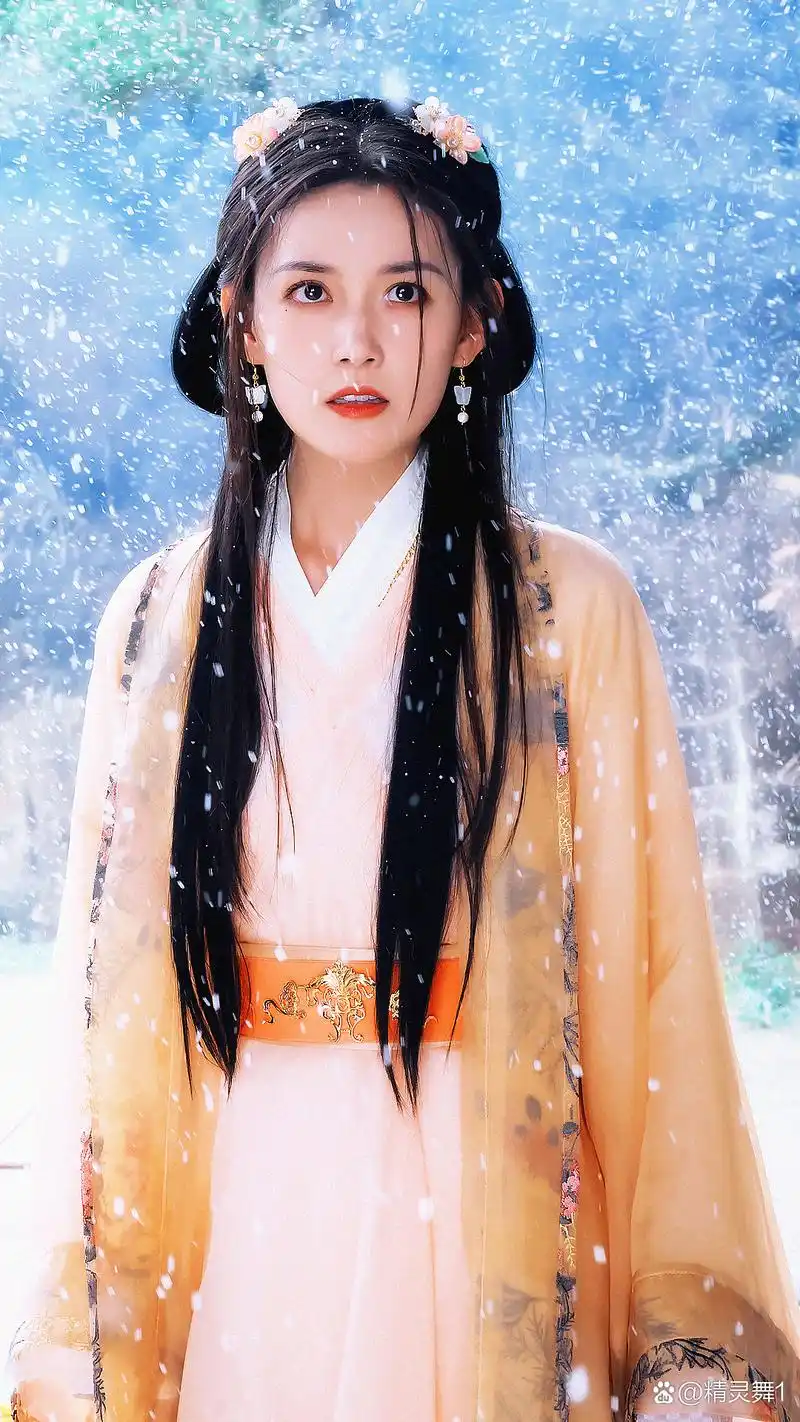 蒋依依蒋依依的眼神戏太绝了,她喜欢看别人的眼睛,是一个直接单纯善良