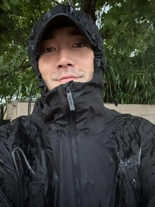 240821崔始源超话tw更新两则:115669369♂152156690