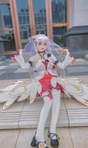 三组国产人气游戏崩坏学园3角色德丽莎的cosplay作品欣赏