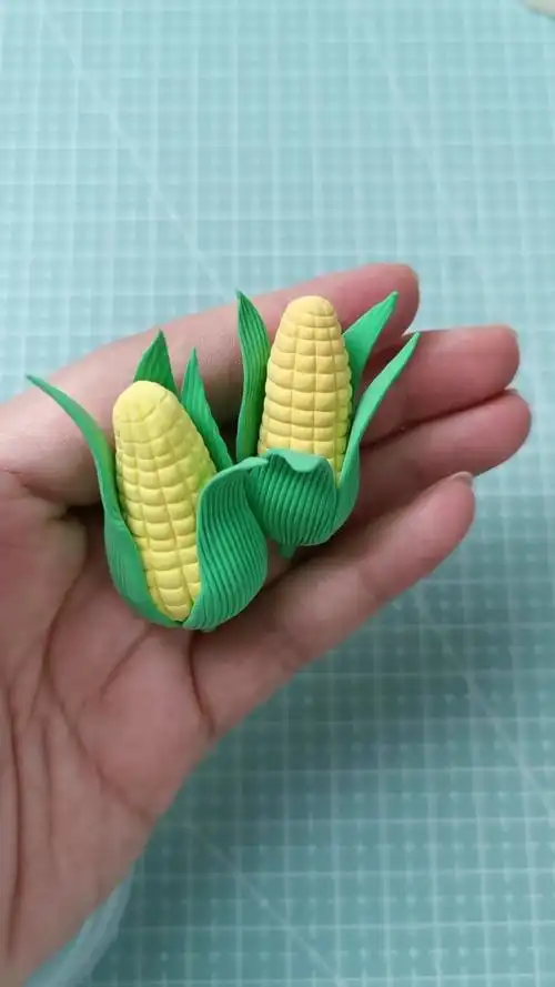 超轻粘土#烤玉米啦,可可爱爱的粘土玉米教程来咯!