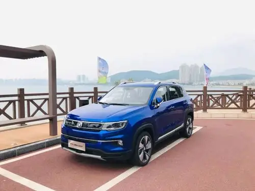 【参谋长说车现场快报】"会社交的suv"长安cs35 plus全国上市!