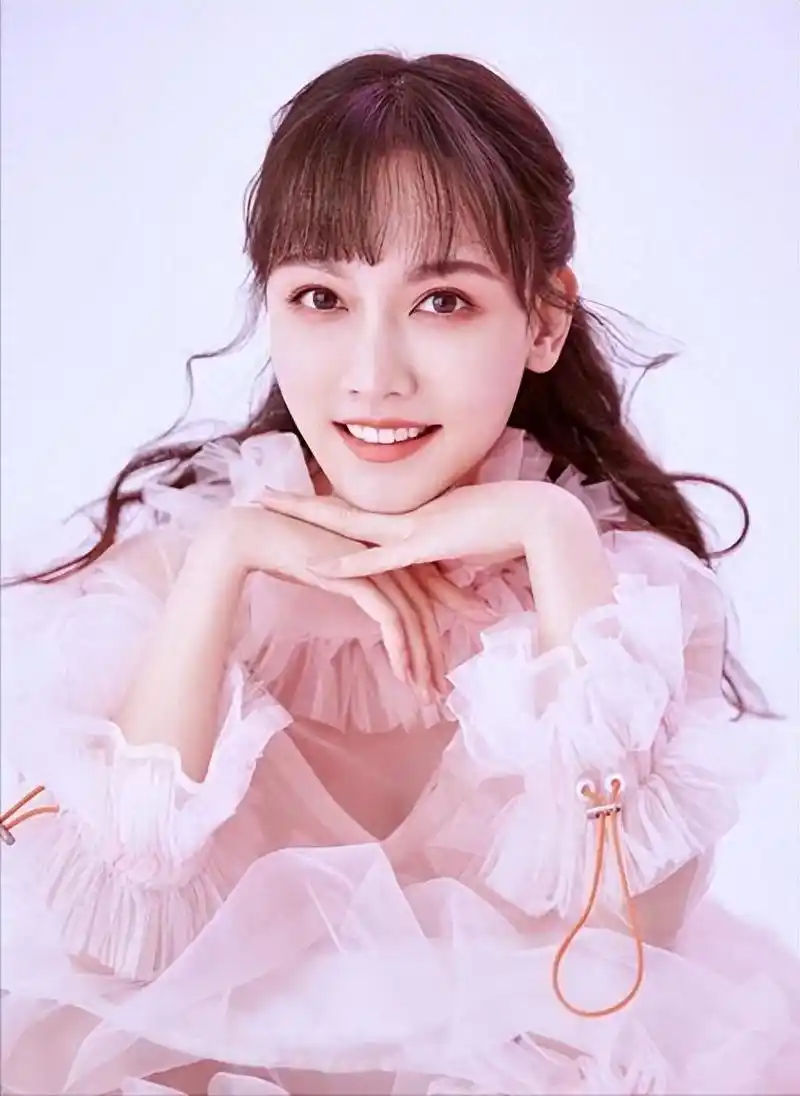 娱乐圈的极品"尤物",三个"女海王",背地里玩的一个比一个花