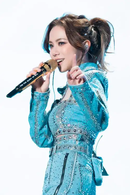 邓紫棋上海五天二十三万人##邓紫棋iamgloria世界巡回演唱会##邓紫棋