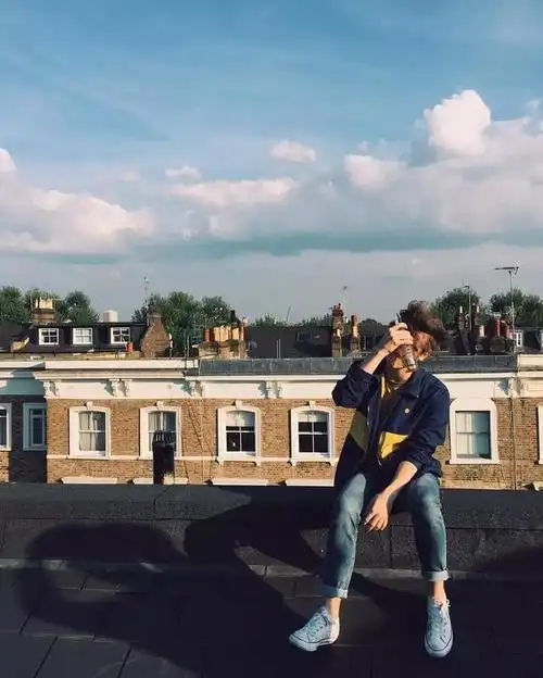 男生这样拍照瞬间让朋友圈逼格满满