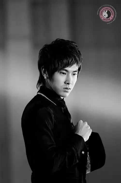 p>郑允浩(jung yunho),1986年2月6日出生于韩国 a target="_blank"