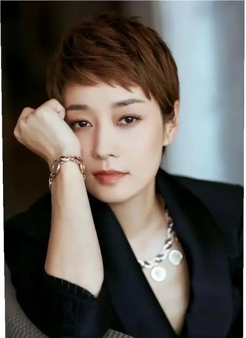 发型有多重要?看袁泉,马伊琍就知道,长发颜值平平,短发更高级