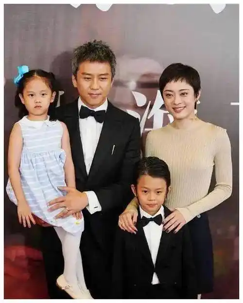 孙俪12岁儿子打篮球!