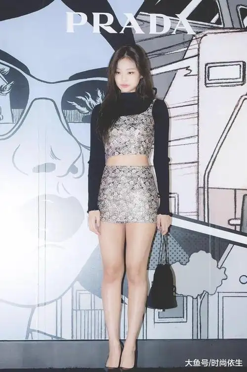 同样是南韩女团的身材担当, 姜涩琪和jennie相差2cm高低立见