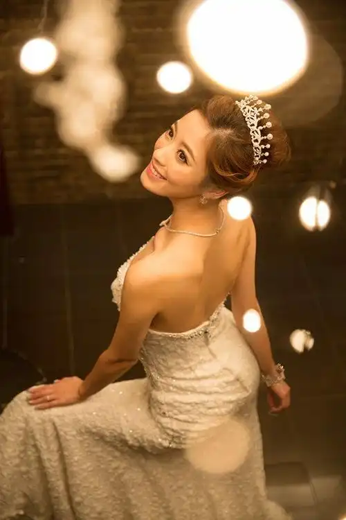 美女主持司雯嘉与dj高山峰的幸福婚纱照