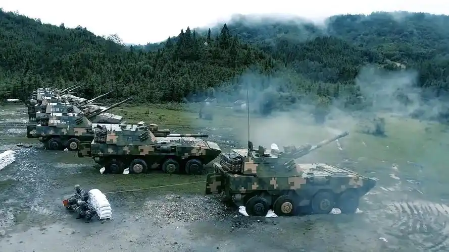 前方高能!直击中国陆军轮式火炮全天候实弹射击演练