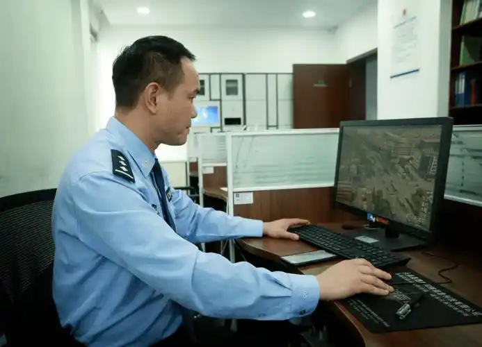 风采浙江省永嘉县公安局交通警察大队乌牛中队高虎站在一线的守望者