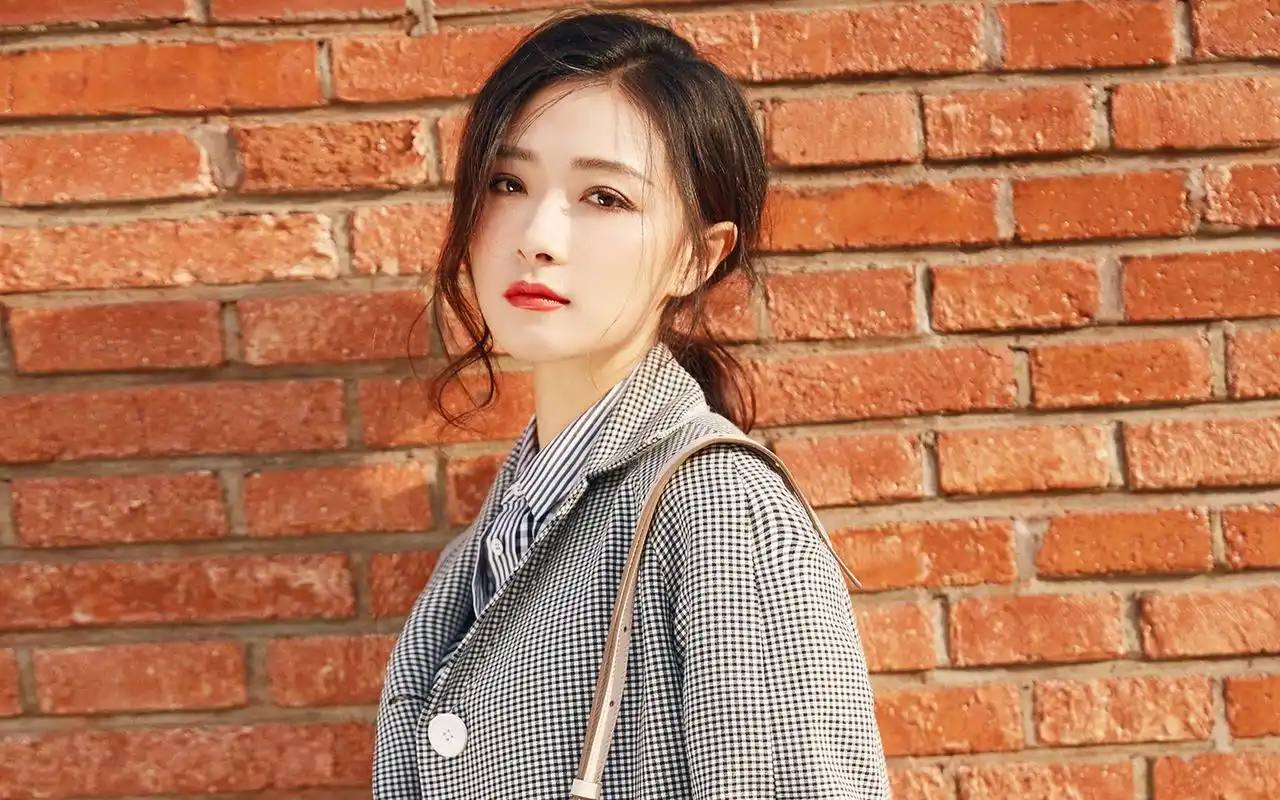 内地美女演员万茜,高清图片,电脑桌面-壁纸族