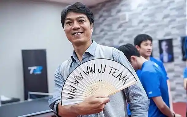 乒乓男神江嘉良,娶百花影后当老婆,一家四口的颜值都很高