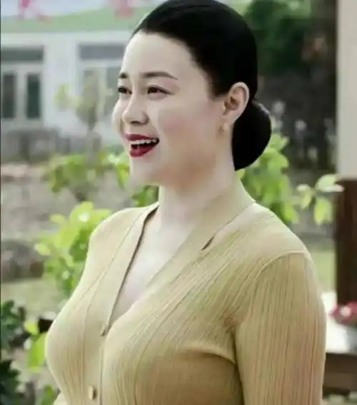 这6位女明星告诉你,微胖丰腴才是真绝色_身材_徐冬冬_周洁