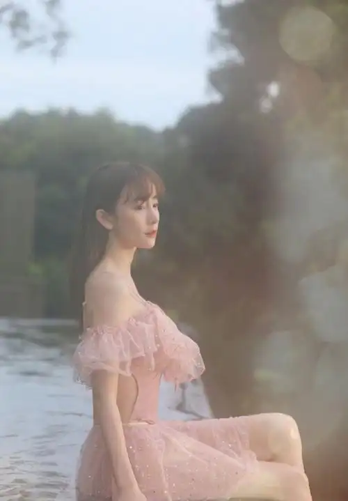 张檬分享泳装美照身材凹凸有致性感魅惑