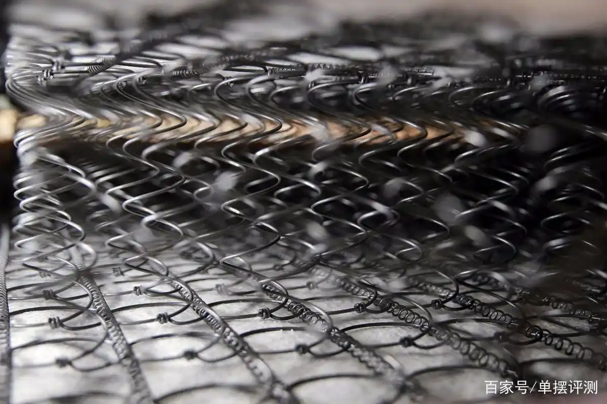 8h「小金」时尚乳胶弹簧床垫 助理8小时好睡眠