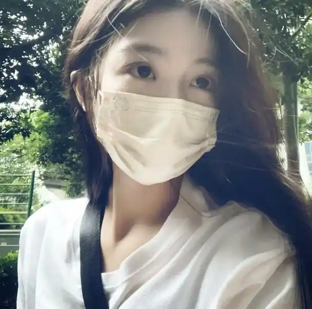 伤感真人女生头像