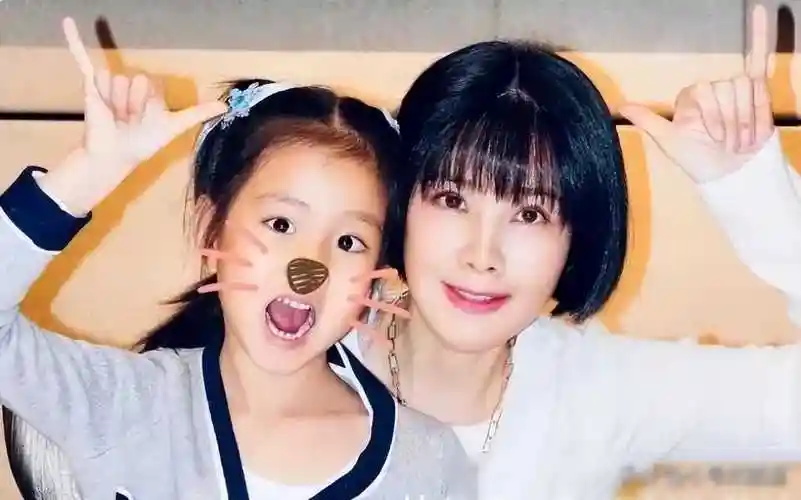 陈坤儿子生母确认,背后真相揭露