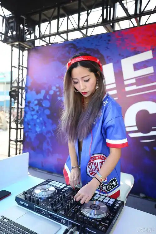 动人心魄抓拍美女dj打碟瞬间纯分享