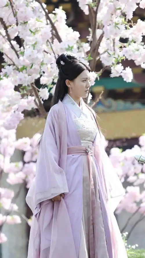 艳骨静姝王鹤润