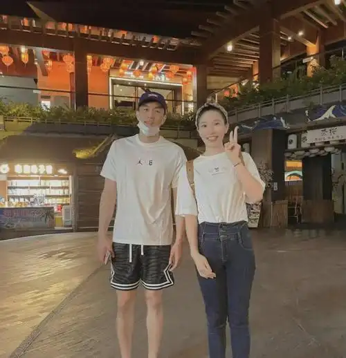 赵继伟婚礼成cba全明星杜锋杨鸣郭士强聚首小胡赵睿带保镖出席